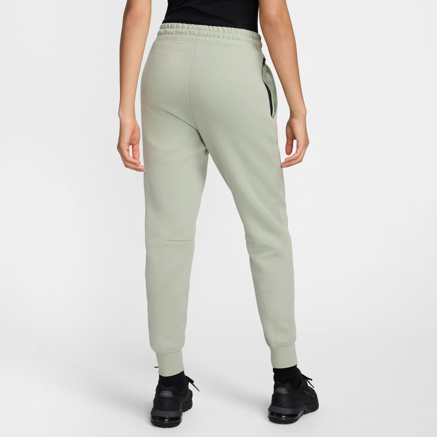 W Nike Sportswear Tech Fleece FB8330-370 - Velora