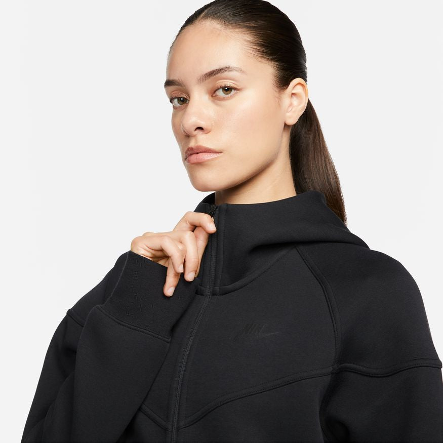 W Nike Sportswear Tech Fleece Windrunner FB8338-010 - Velora