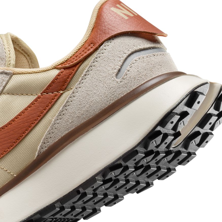 W Nike Phoenix Waffle FD2196-700 - Velora