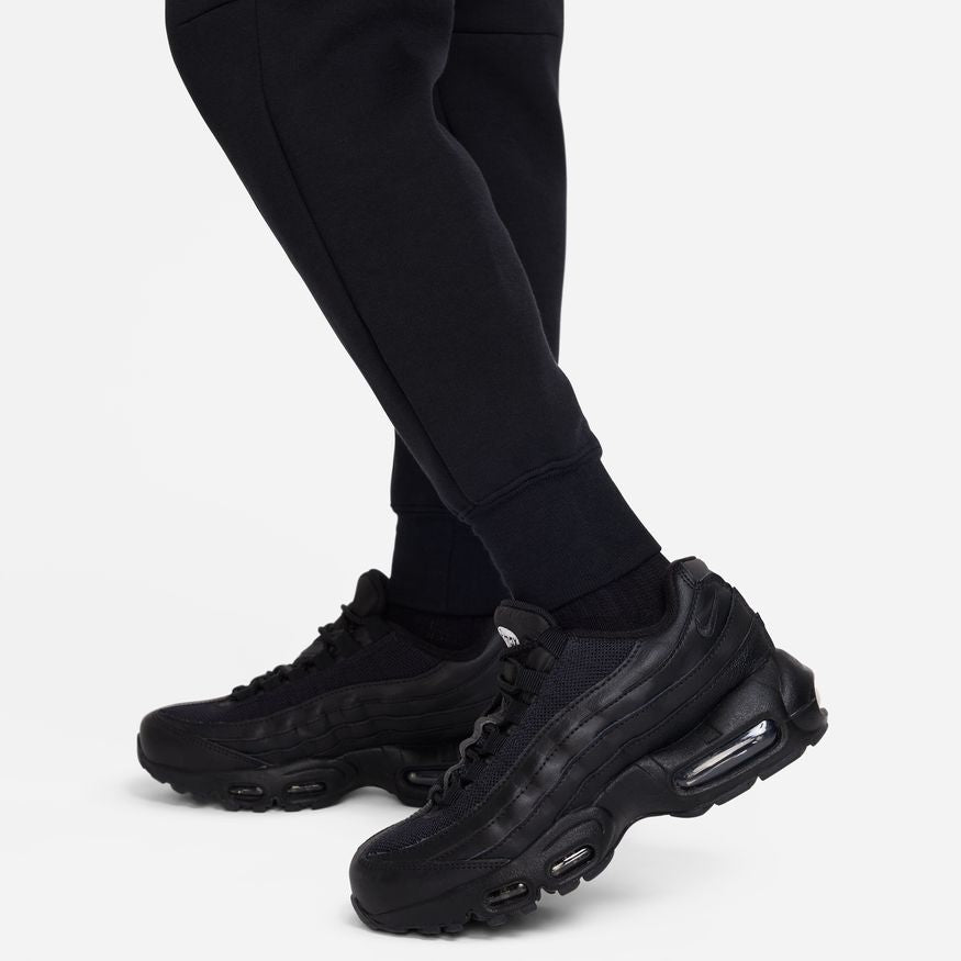 Y Nike Sportswear Tech Fleece FD2975-010 - Velora