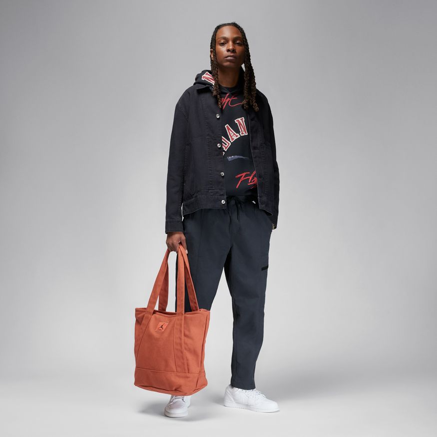 M Jordan Essentials FN4539-010 - Velora