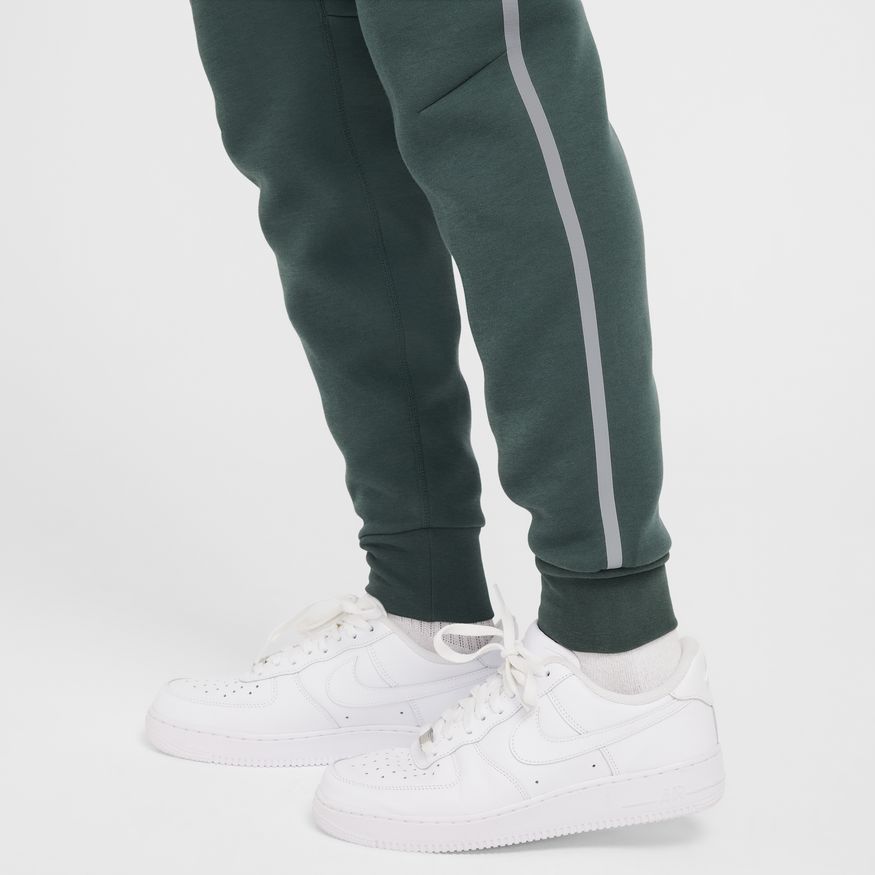 M Nike Tech FZ0762-338 - Velora
