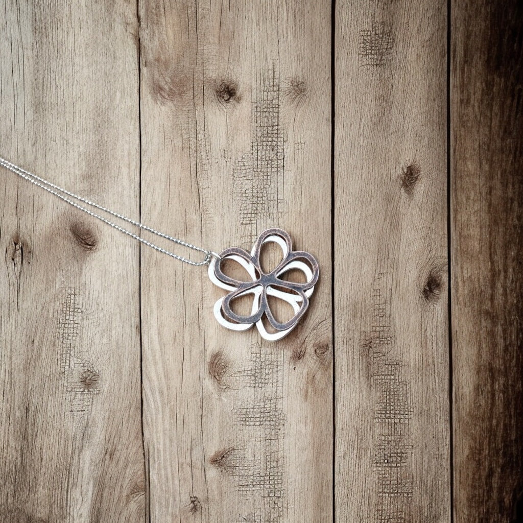 Flower Pendant Necklace - Velora Luxury Fashion