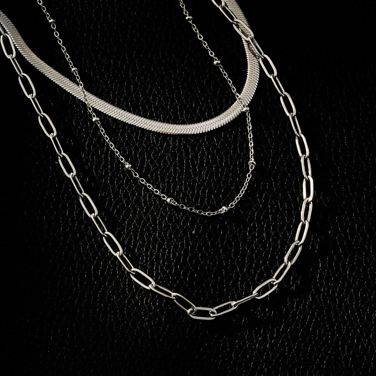 GEILNAR:  Triple Layer Mixed-Chain Necklace in Silver - Velora Luxury Fashion