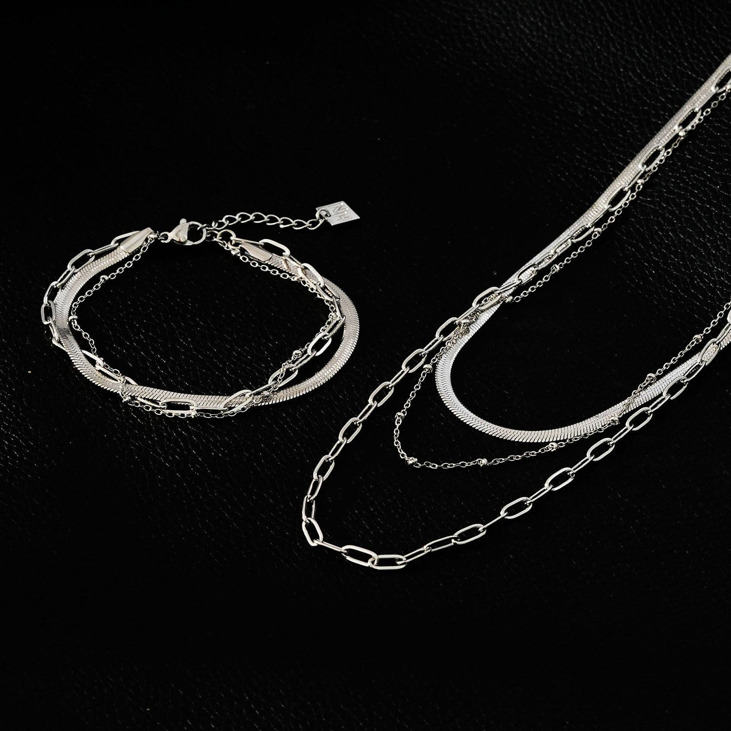 GEILNAR:  Triple Layer Mixed-Chain Necklace in Silver - Velora Luxury Fashion