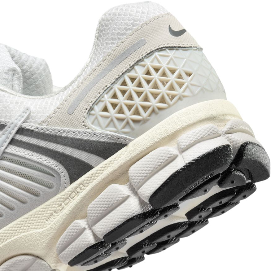 M Nike Zoom Vomero 5 SE HF0731-007 - Velora