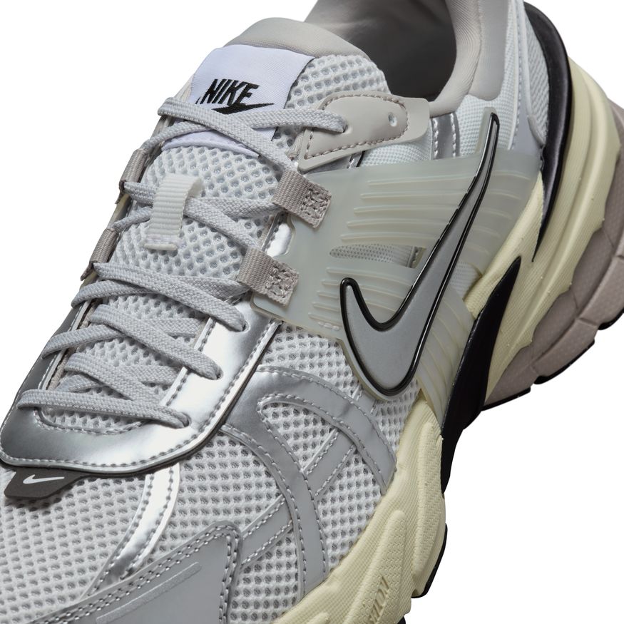 M Nike V2K Run HJ4497-100 - Velora