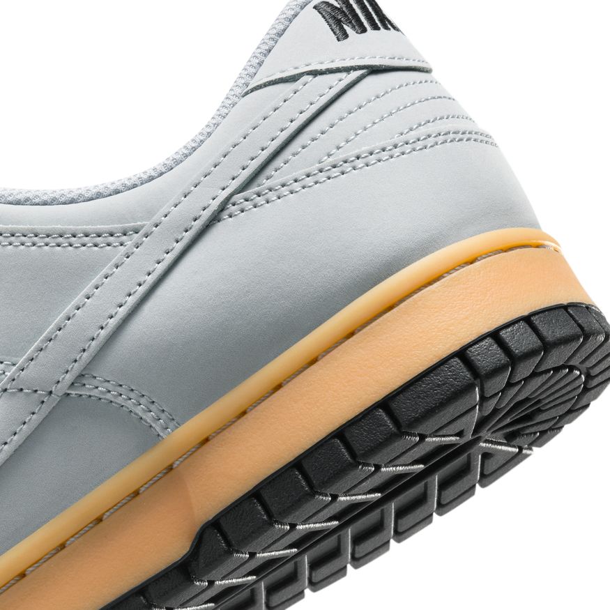 M Nike Dunk Low Retro SE HQ1932-001 - Velora