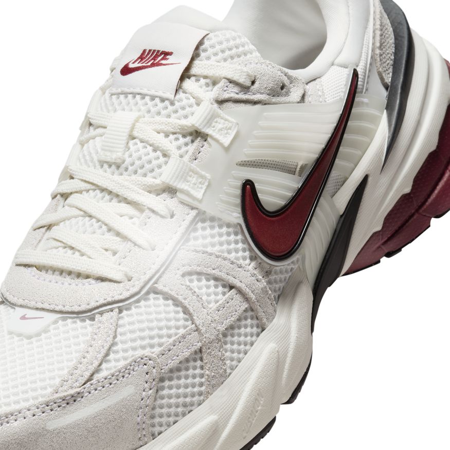 W Nike V2K Run SE HQ3500-100 - Velora