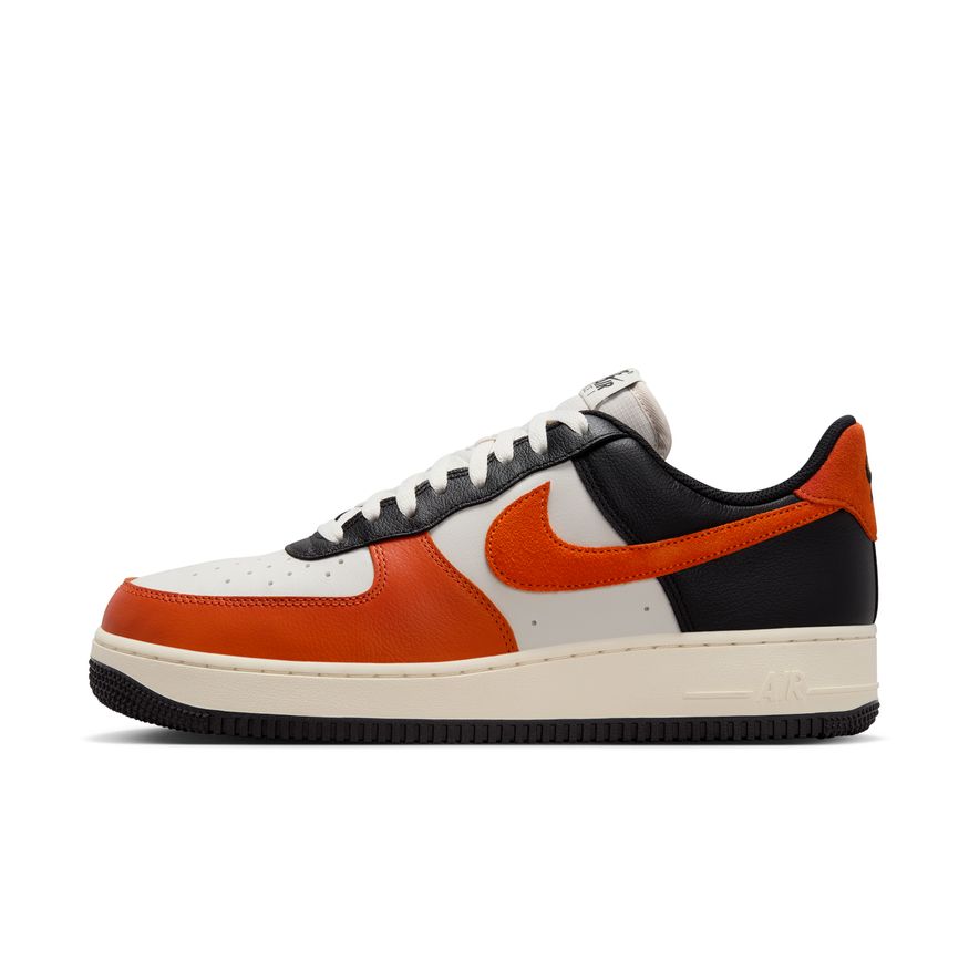 M Nike Air Force 1 '07 LV8 HQ4987-010 - Velora