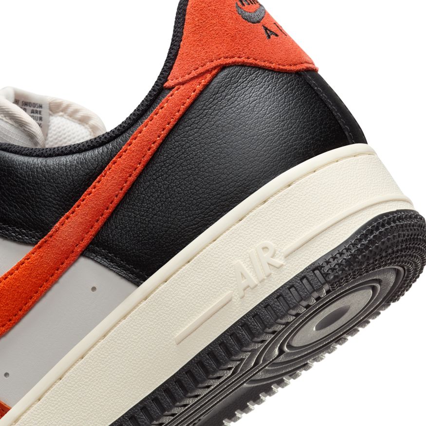 M Nike Air Force 1 '07 LV8 HQ4987-010 - Velora
