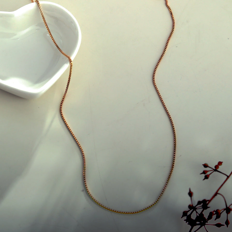 INGA: Mini-Box Chain Necklace in Gold - Velora Luxury Fashion