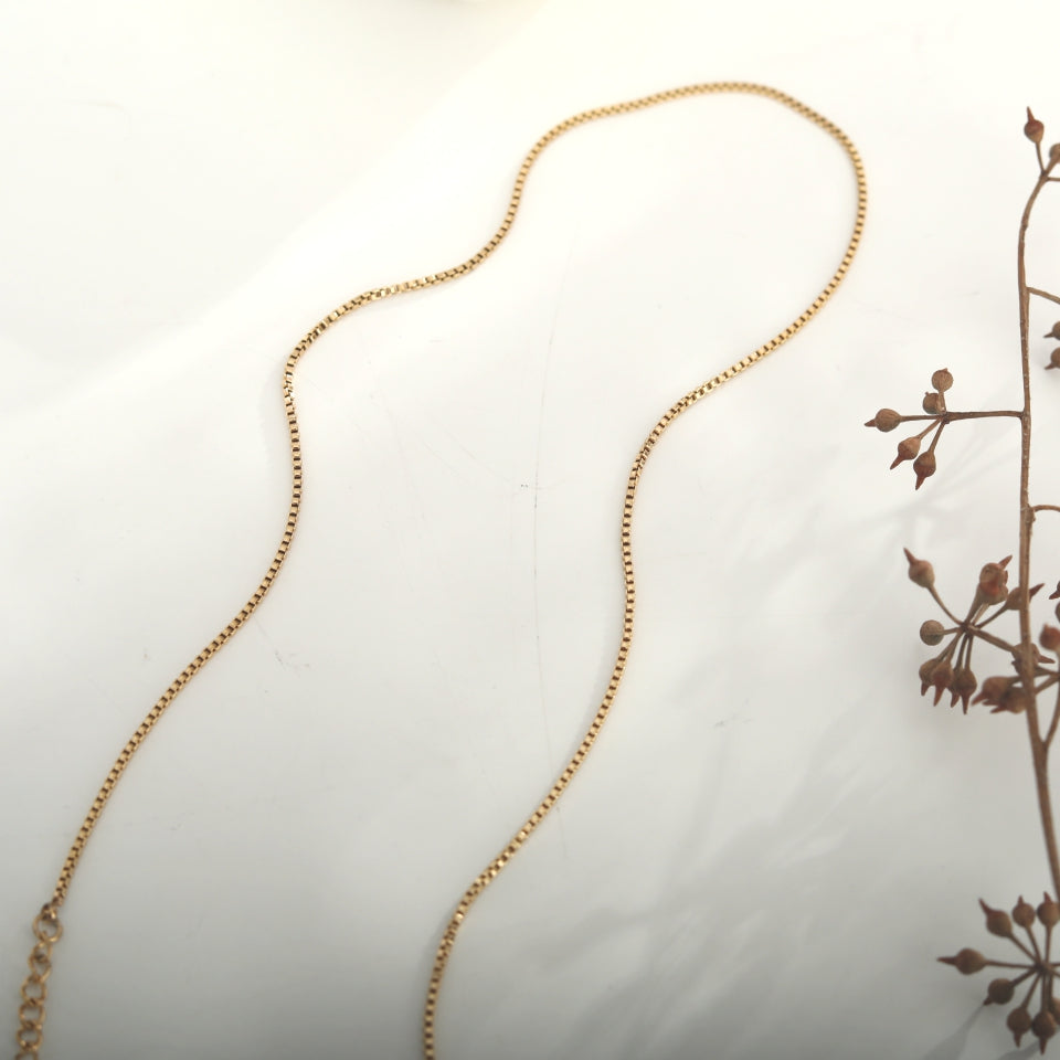 INGA: Mini-Box Chain Necklace in Gold - Velora Luxury Fashion