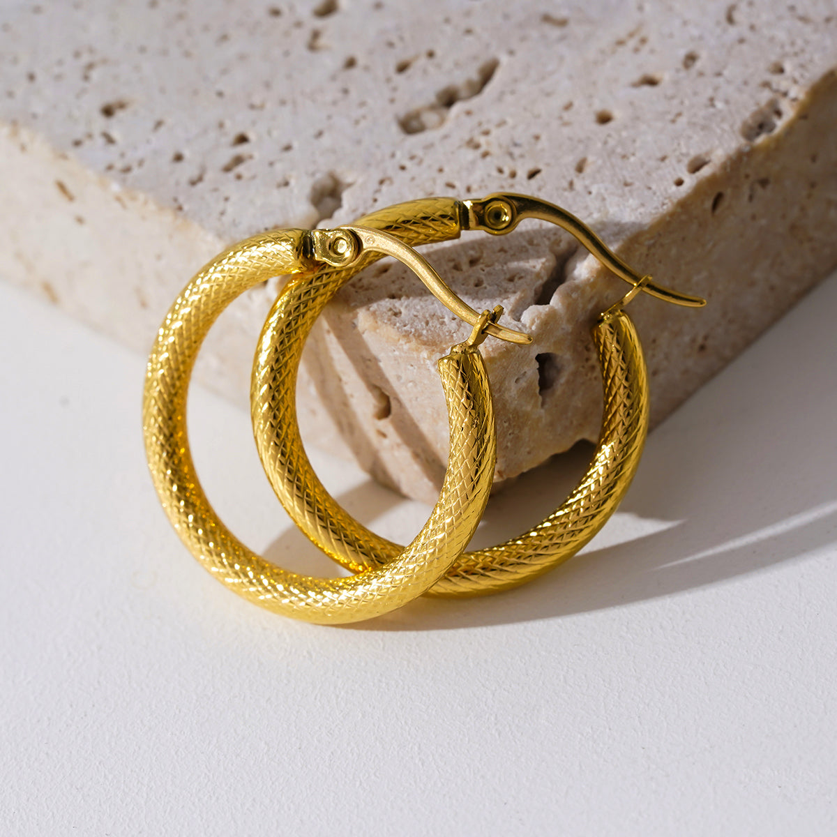 JUNKA Gold: Mid Width Basket Weave Patterned Day-to-Night Hoops - Velora Luxury Fashion