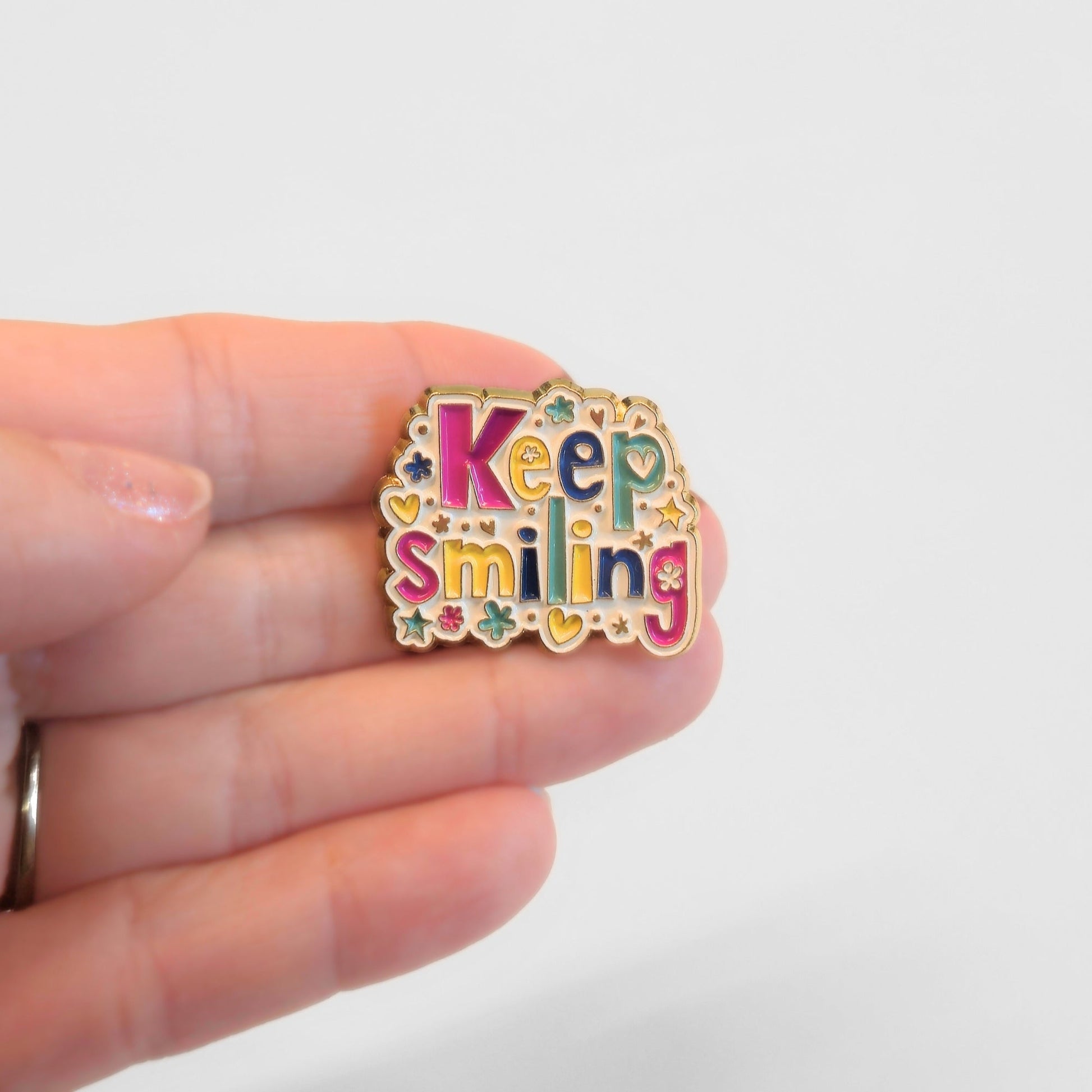 Keep Smiling | Collectible Pin - Velora