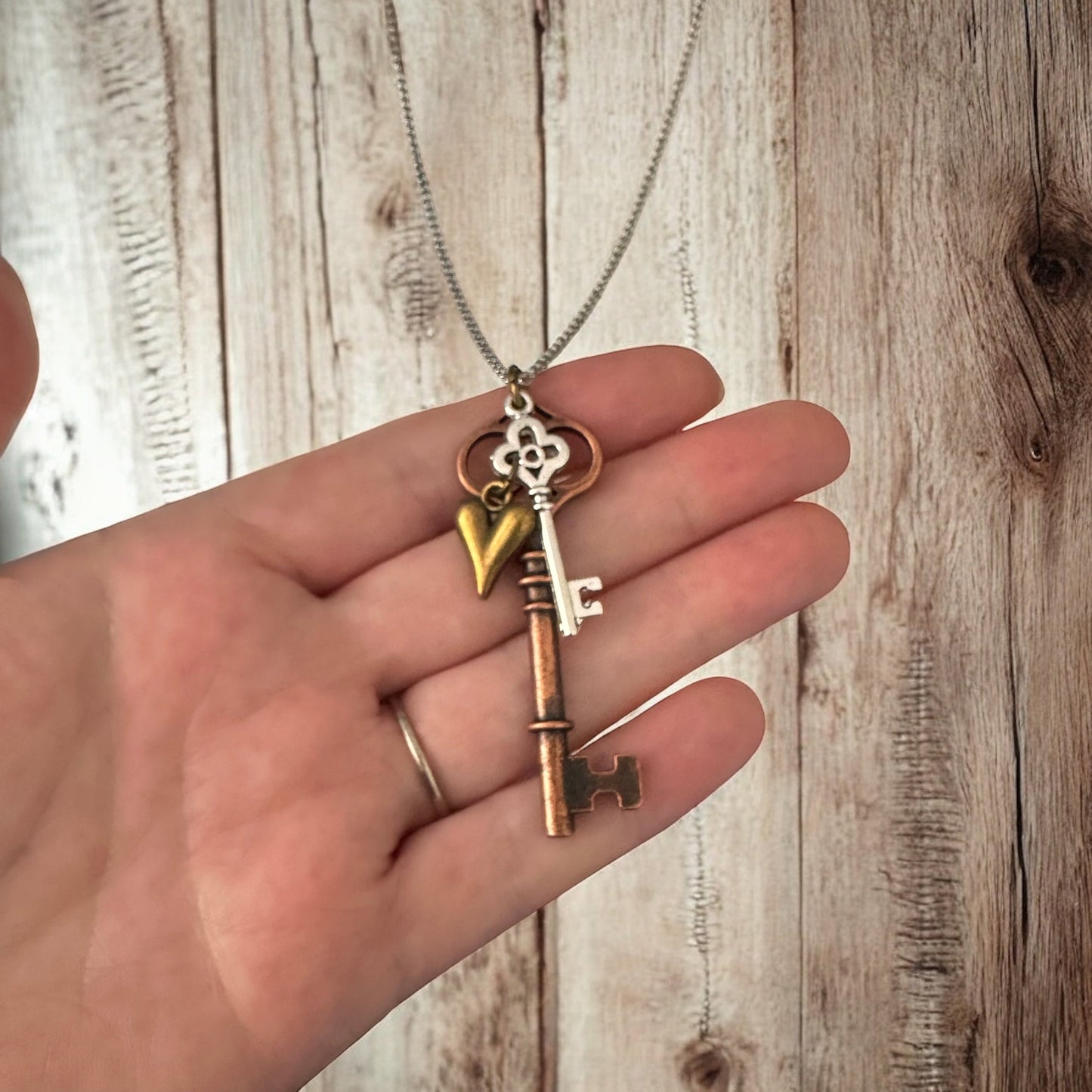 Key to my Heart Necklace - Velora Luxury Fashion