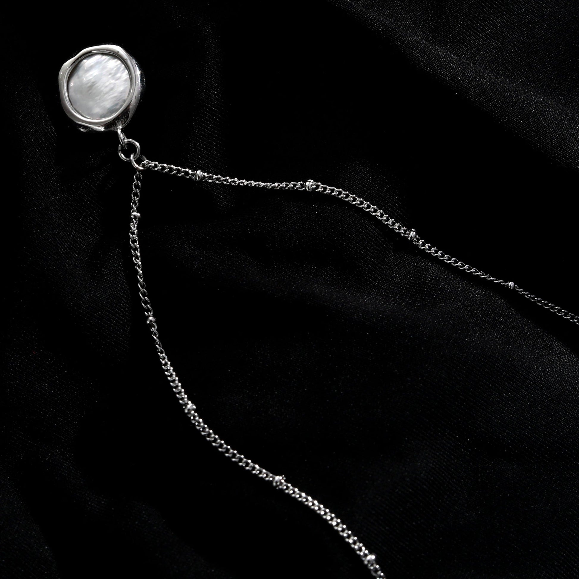 LERATI Beaded Chain with an Encased Fresh Water Pearl Pendant in Silver - Velora Luxury Fashion