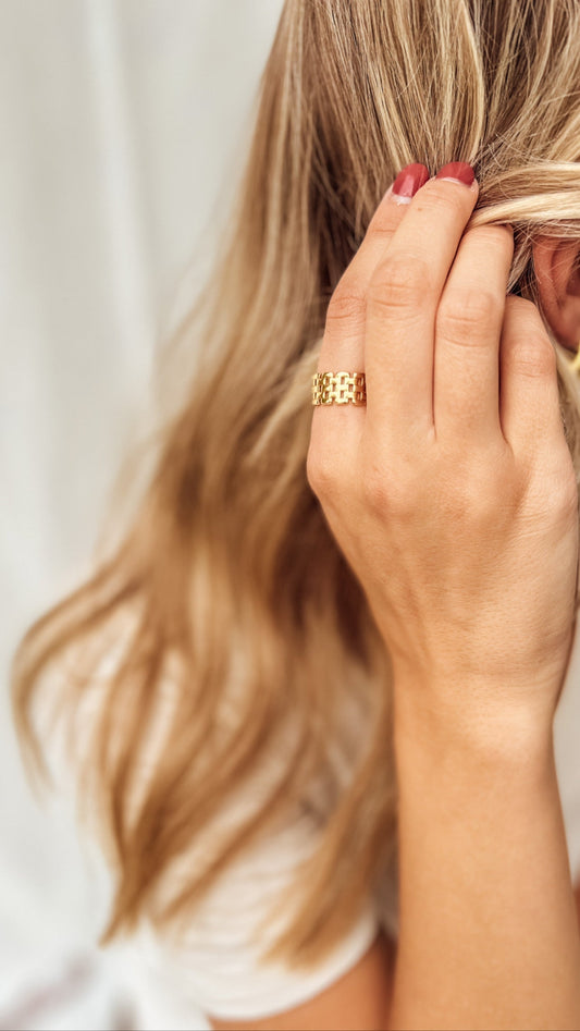 Lakeshore Ring - Velora Luxury Fashion