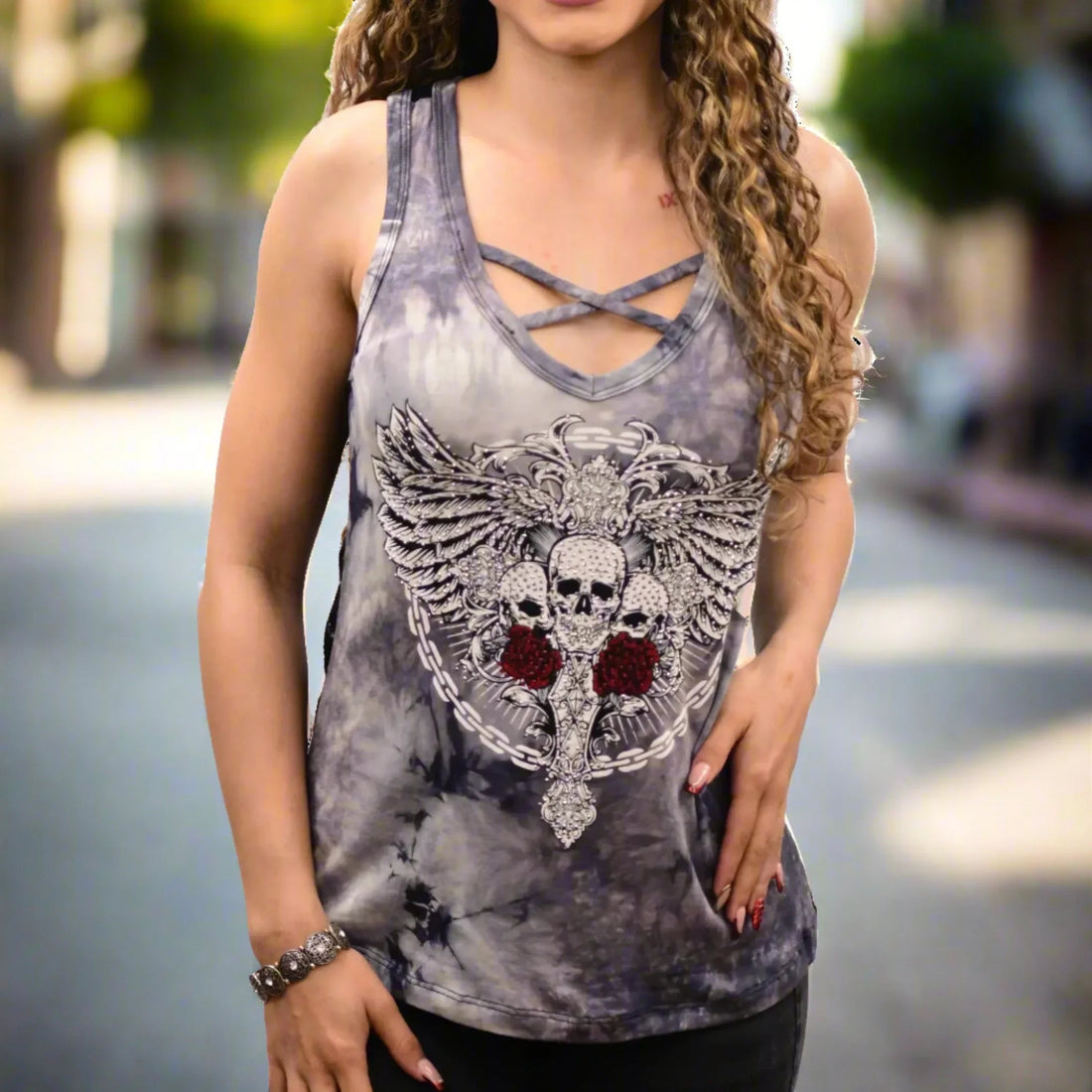 Liberty Wear Women's Chain Link Skulls T-Shirt - Velora Luxury Fashion