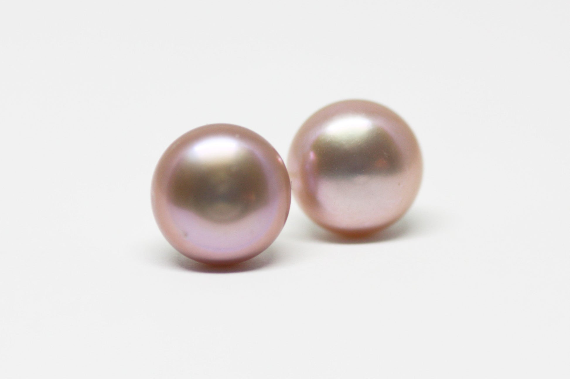 Light Mauve Pearl Stud Earrings 8mm - Velora Luxury Fashion