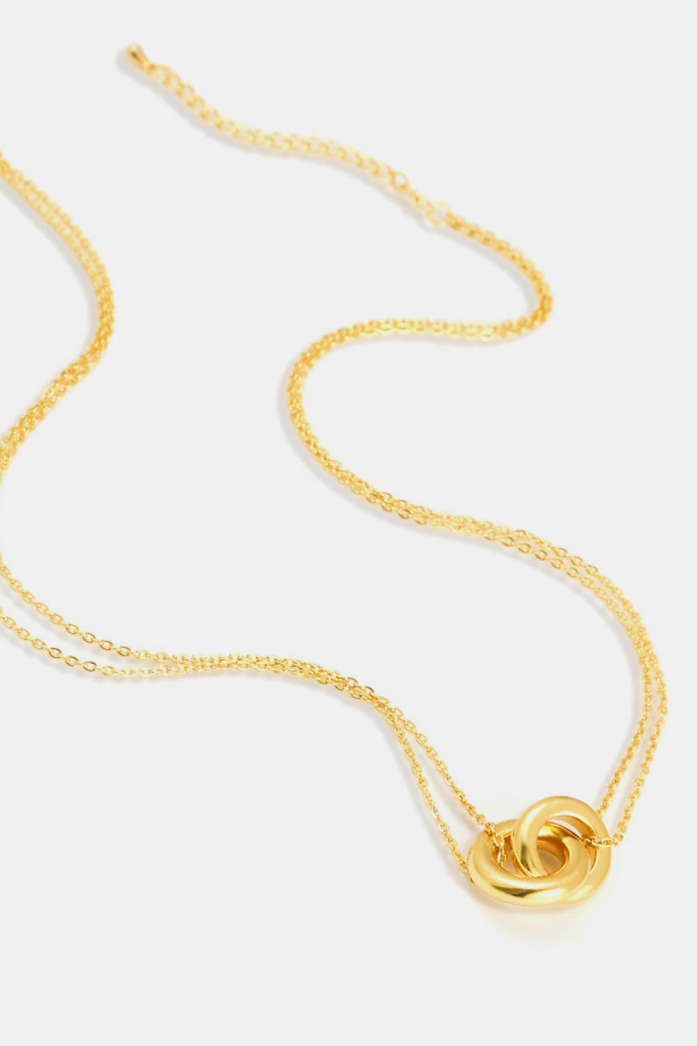 Linked Ring Pendant Chain Necklace - Velora Luxury Fashion
