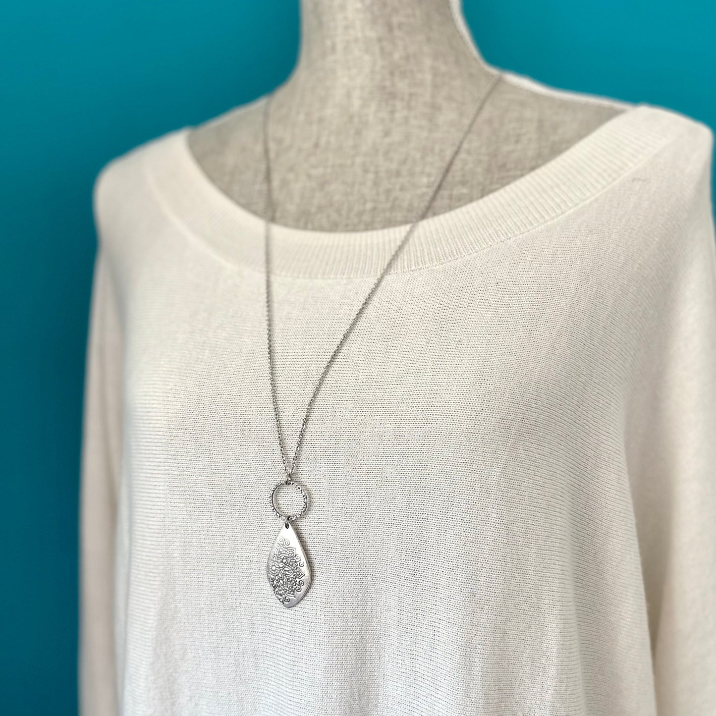 Long Mandala Necklace - Velora Luxury Fashion