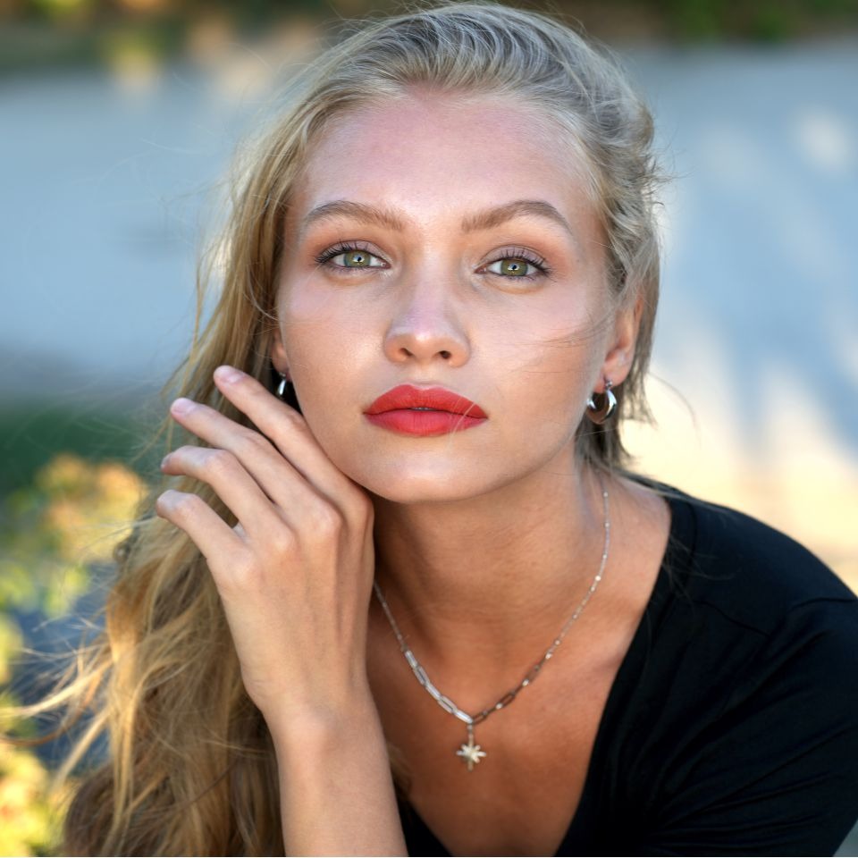 MALVINA Mix Silver Chain with Zirconia Studded Star Pendant - Velora Luxury Fashion