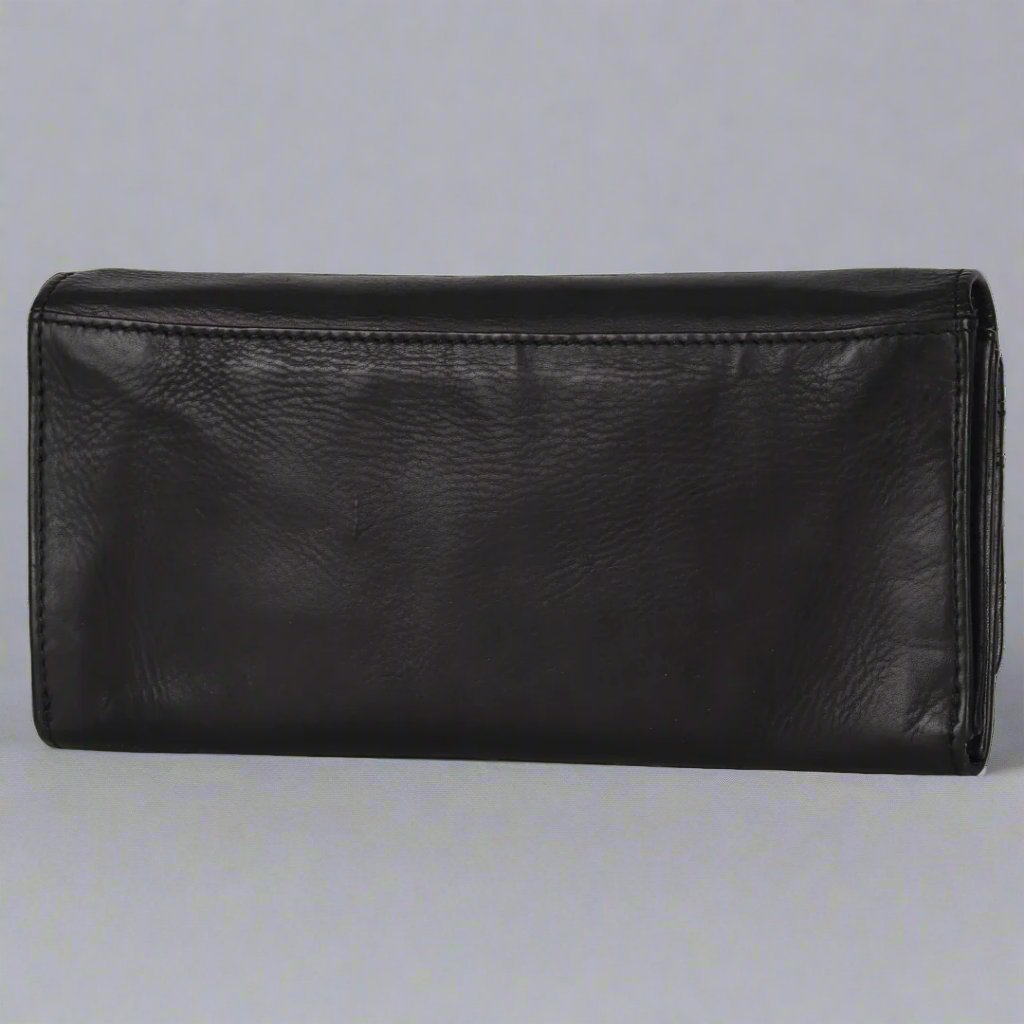 MET Women's Leather Clutch Wallet - Velora Luxury Fashion