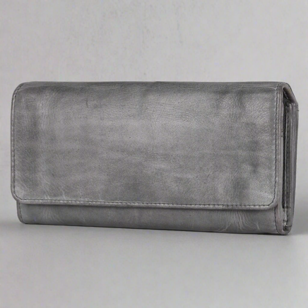 MET Women's Leather Clutch Wallet - Velora Luxury Fashion