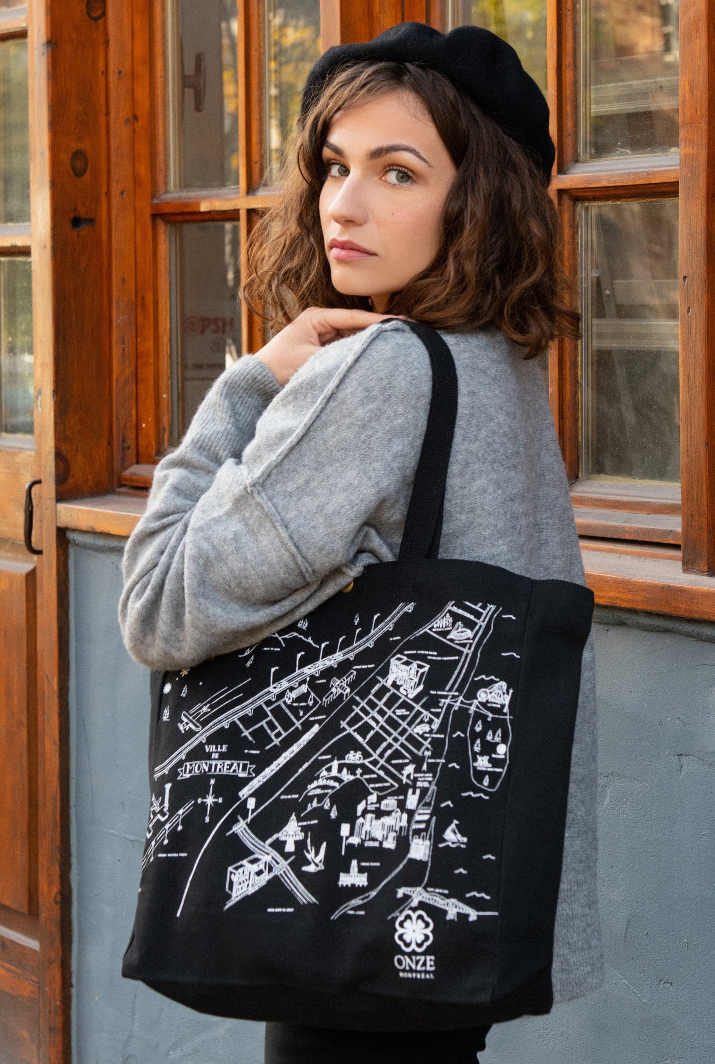 La Métropolitaine Montreal Canvas Tote Bag - Velora Luxury Fashion