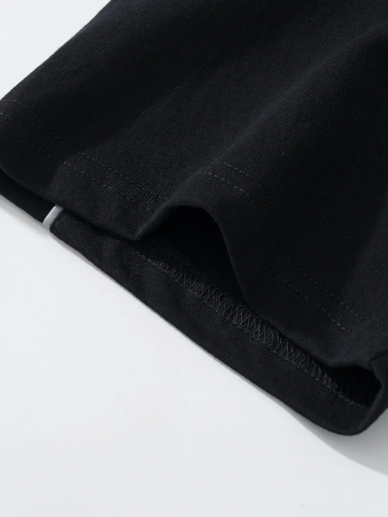 Men's Round Neck Letter Graphic Contrast T-Shirt - Velora Luxury Fashion