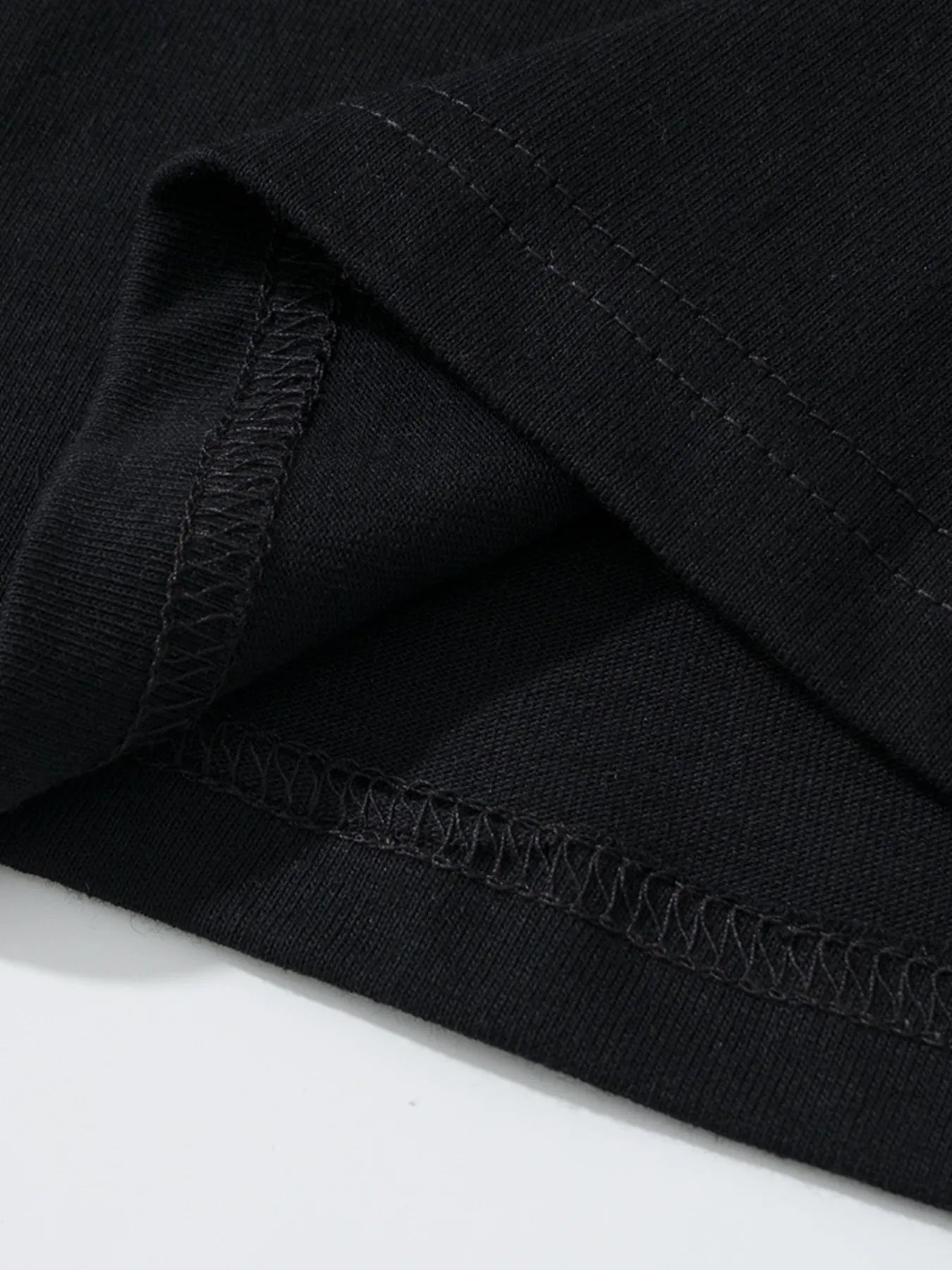 Men's Round Neck Letter Graphic Contrast T-Shirt - Velora Luxury Fashion