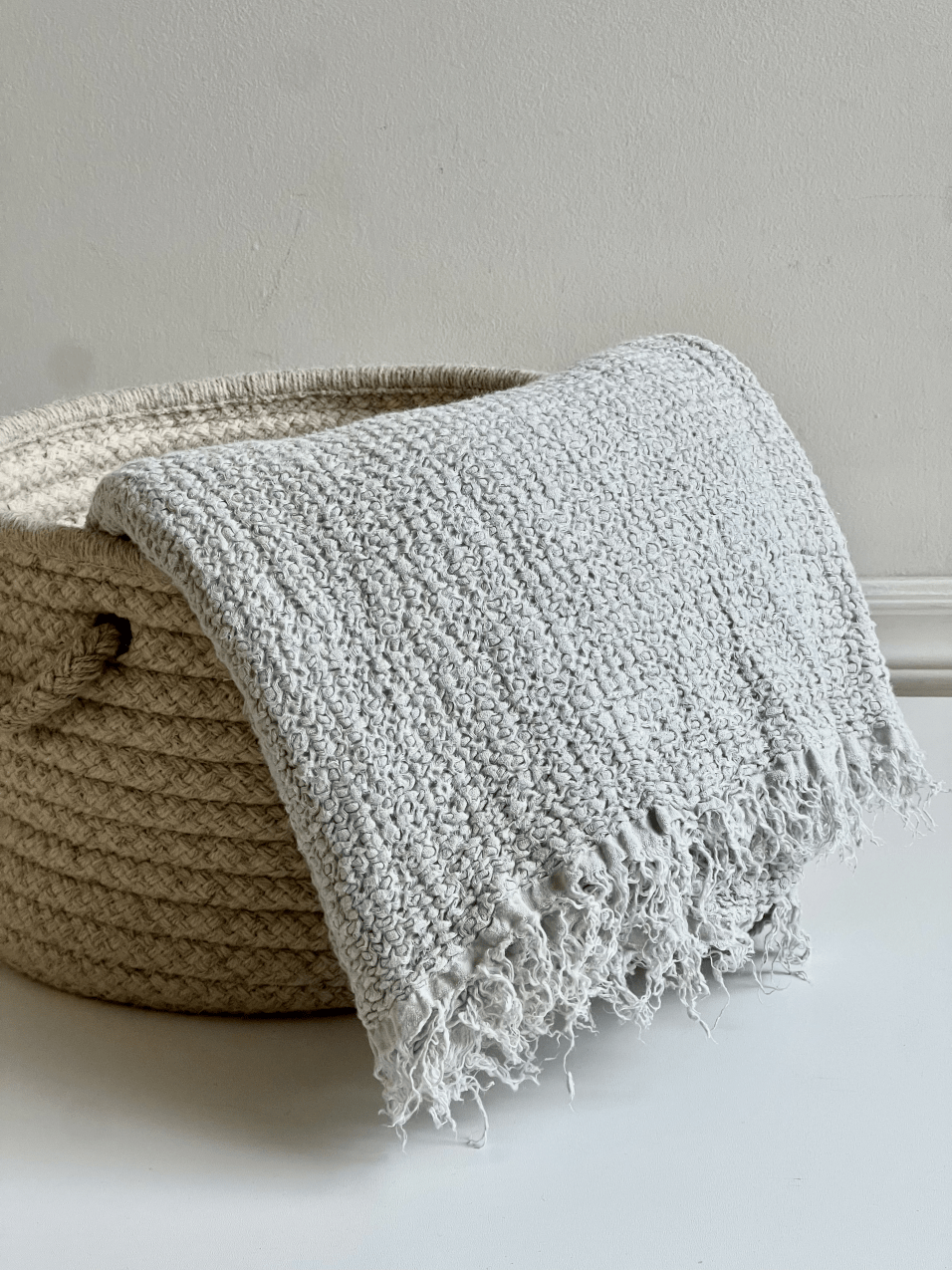 Nantucket Linen Throw - available in 5 colors - Velora Luxury Fashion