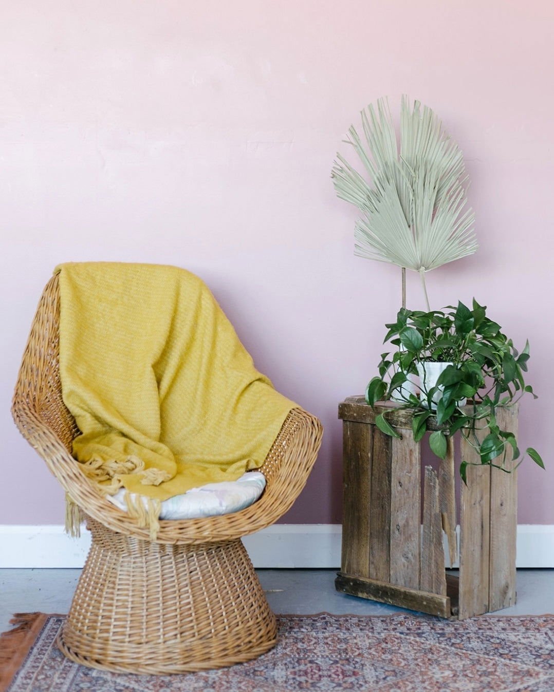 Natural Dried Palm Leaf - Set of 2 - Velora Luxury Fashion