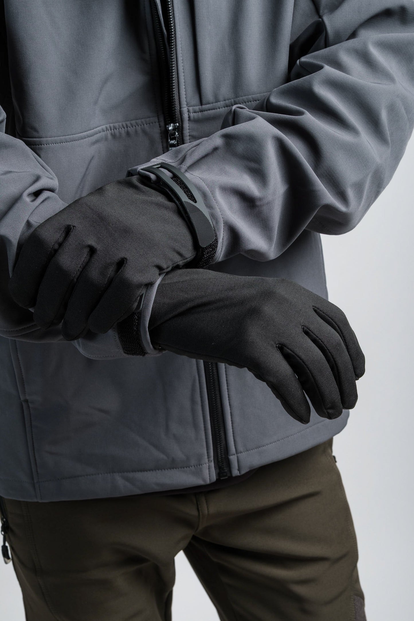 “Defender” 3-in-1 Gloves with Touchscreen Northbound Gear