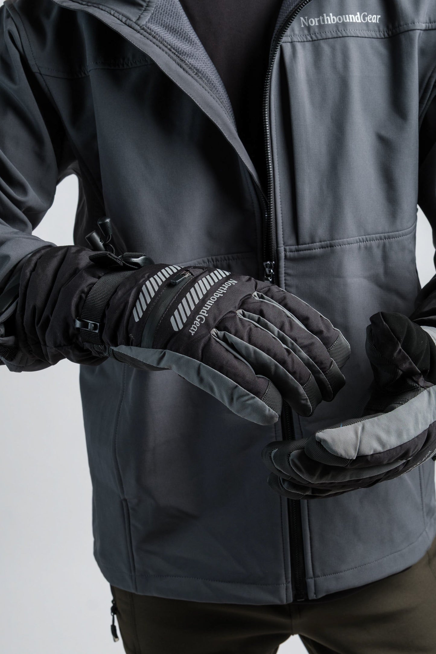 “Defender” 3-in-1 Gloves with Touchscreen Northbound Gear
