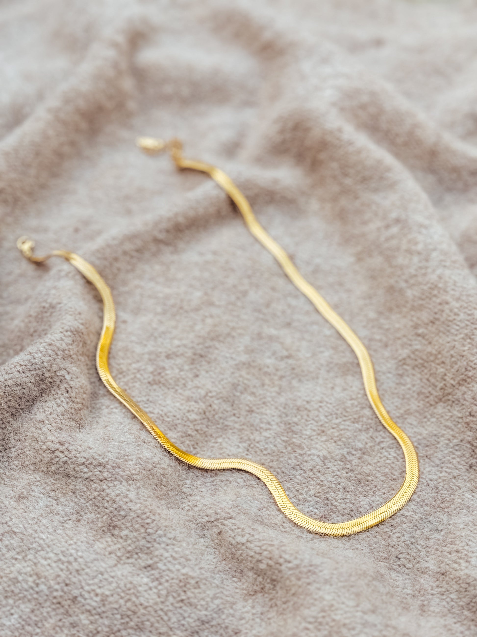 Oakley Necklace - Velora Luxury Fashion