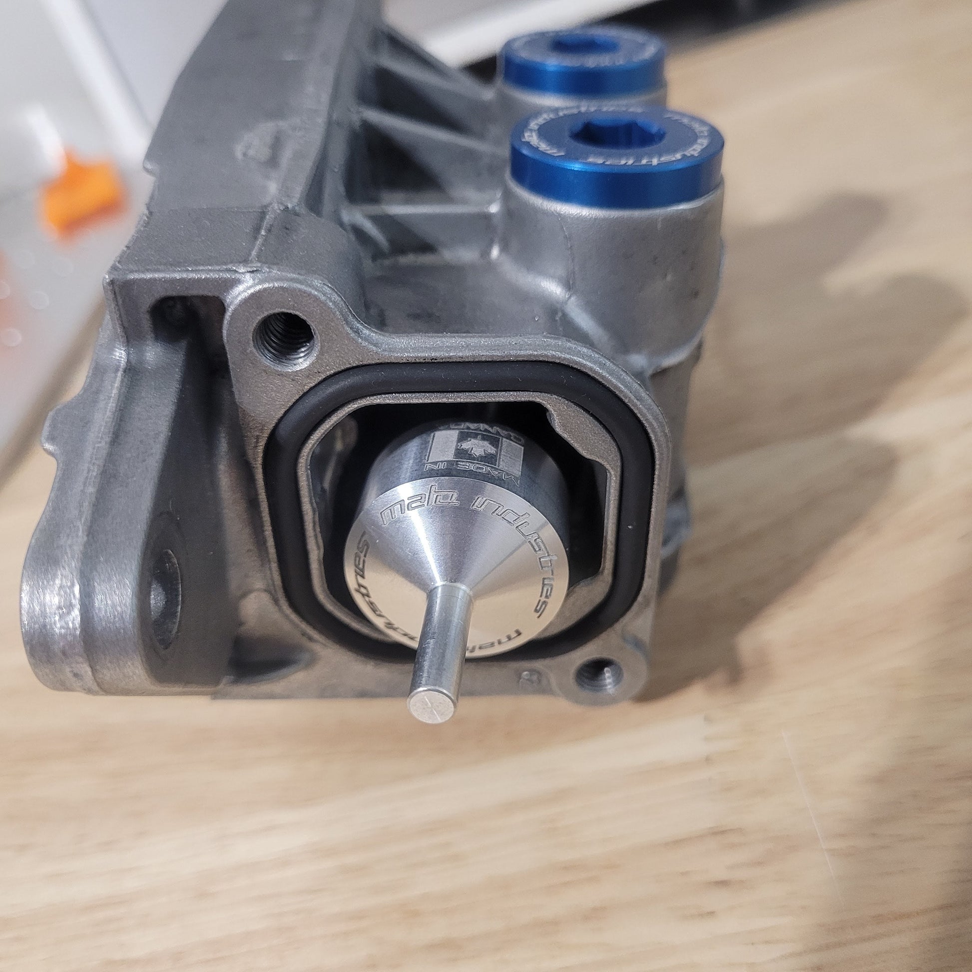 Oil Thermostat Racing Valve for BMW 335i, 135i, N54, S55, N55 - Velora Luxury Fashion