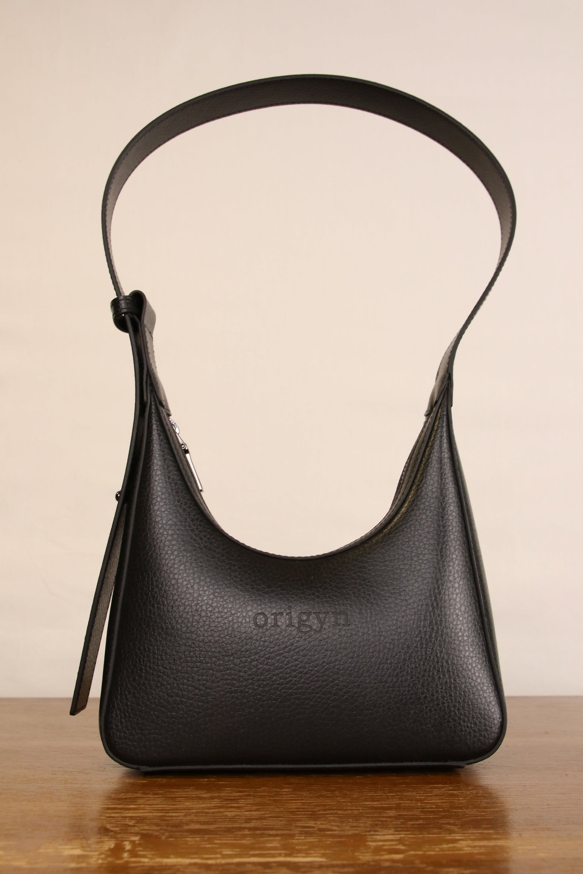Origyn 01 - Plant-Based Vegan Leather Shoulder Handbag - Made with Plastic-Free MIRUM® - Velora Luxury Fashion