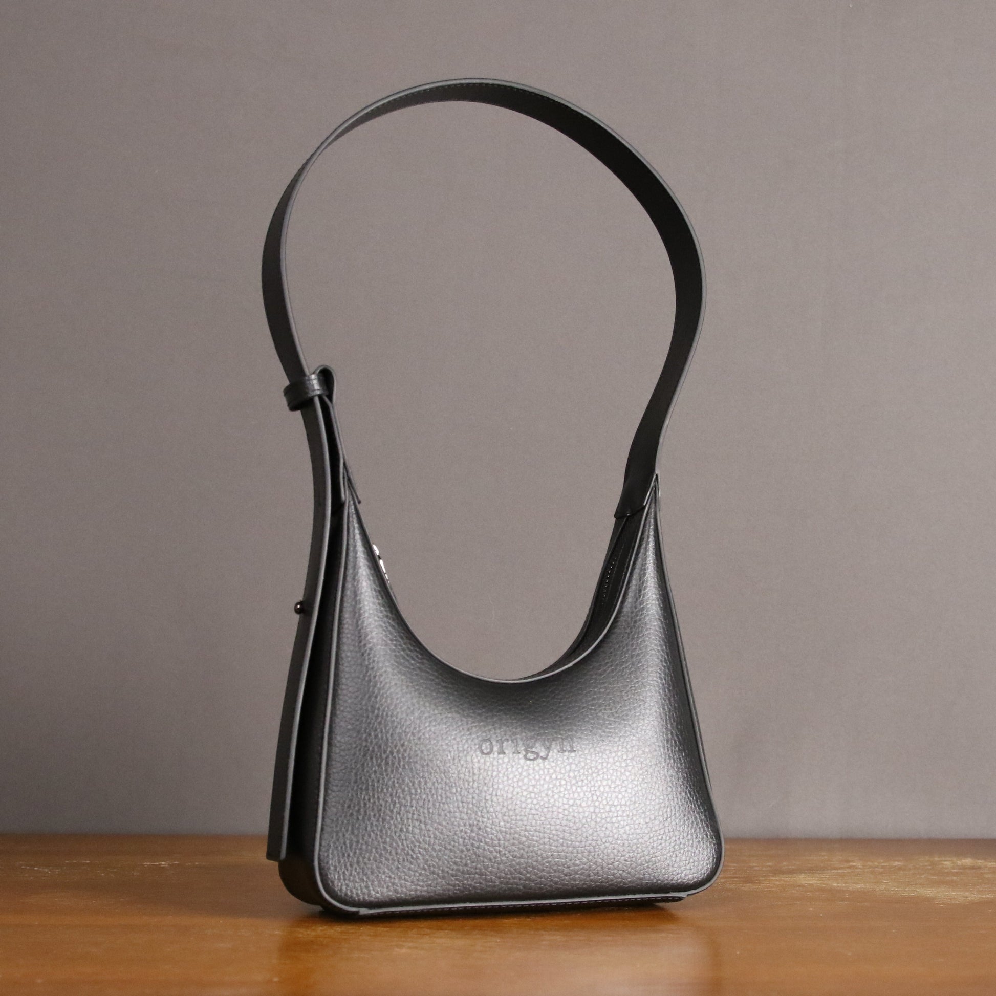 Origyn 01 - Plant-Based Vegan Leather Shoulder Handbag - Made with Plastic-Free MIRUM® - Velora Luxury Fashion