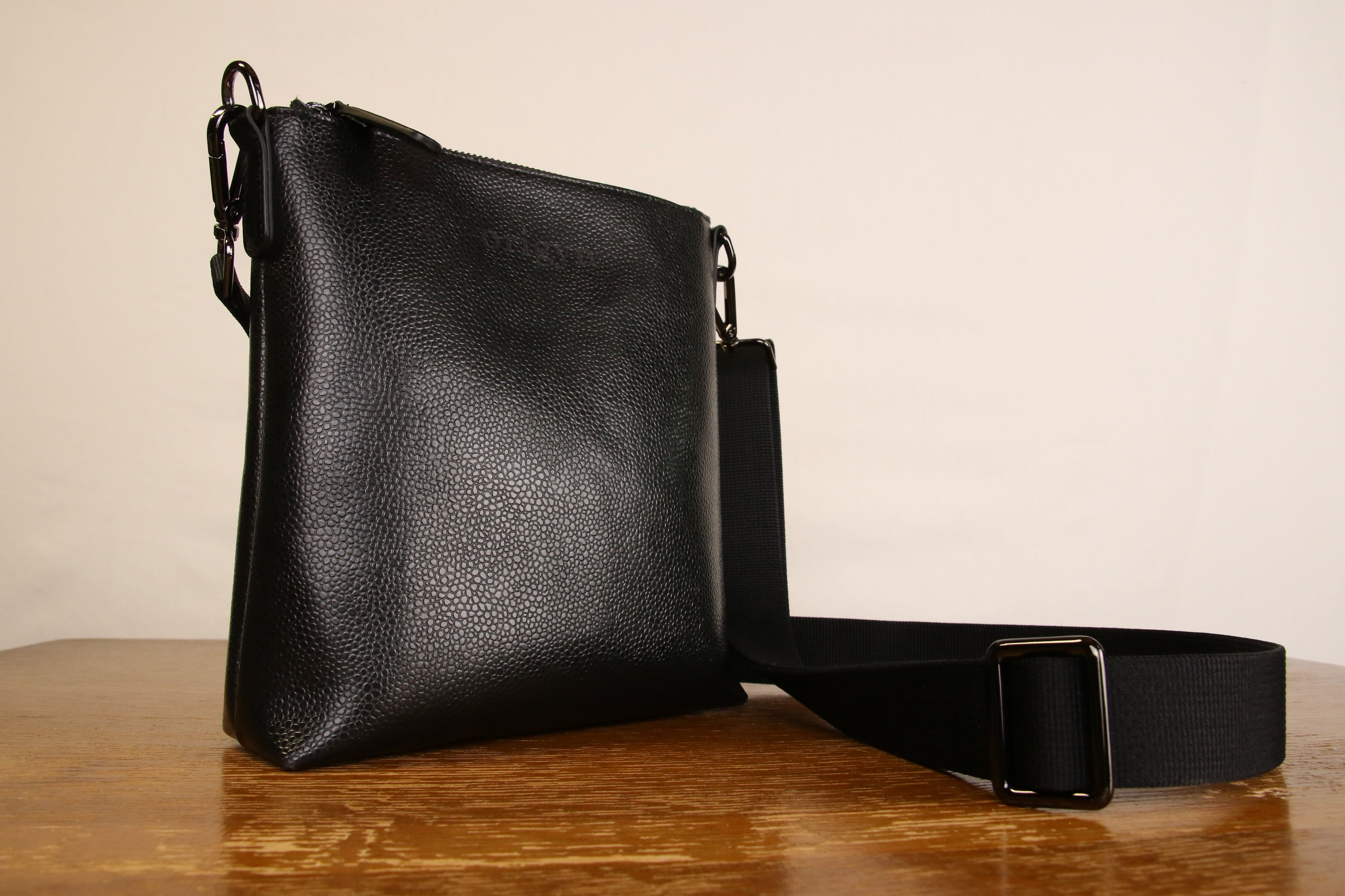 Origyn 04 - Plant-Based Vegan Leather Top Zip Handbag - Made with Plastic-Free MIRUM® - Velora Luxury Fashion