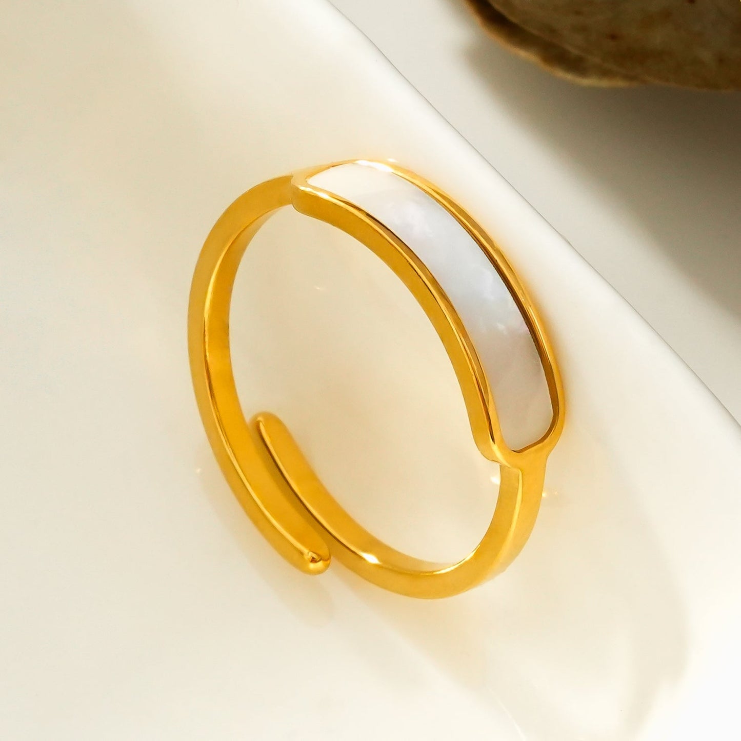 PEILLON Gold: Modern Minimalist Natural Shell Band Inset Ring - Velora Luxury Fashion