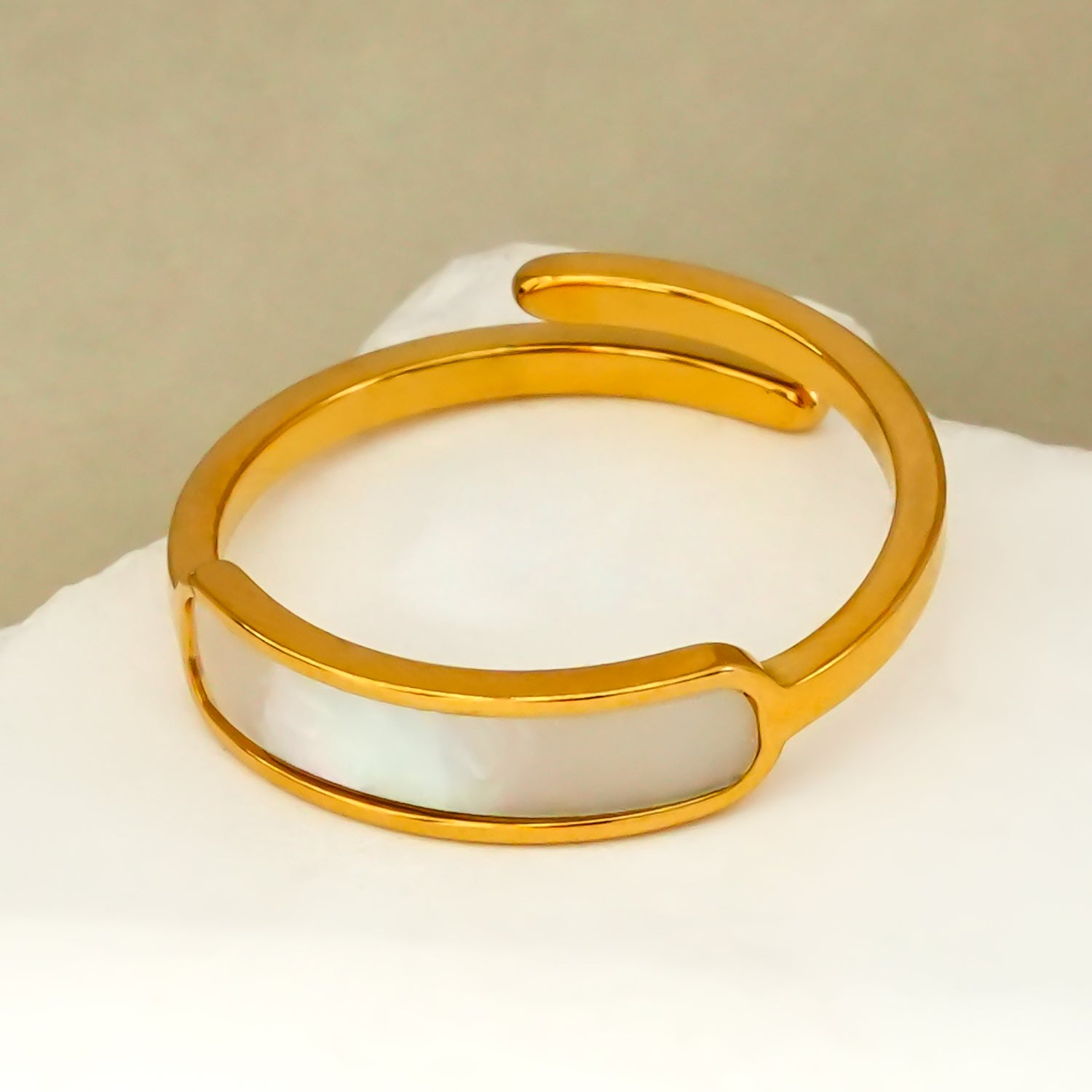 PEILLON Gold: Modern Minimalist Natural Shell Band Inset Ring - Velora Luxury Fashion