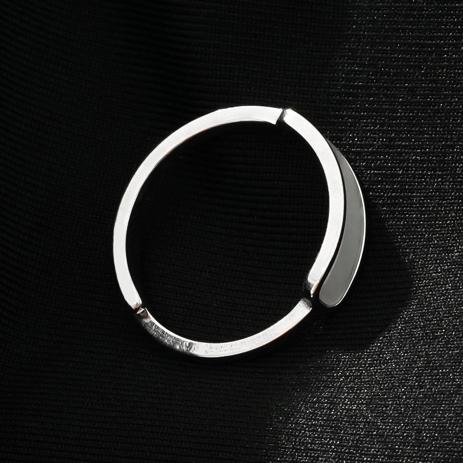 PEILLON White Gold (Silver Toned): Modern Minimalist Natural Shell Band Inset Ring - Velora Luxury Fashion