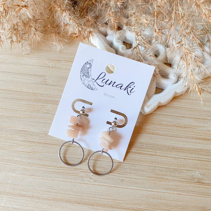 PITAKA | Boucles d'oreilles en pierre de soleil et acier inoxydable - Velora Luxury Fashion