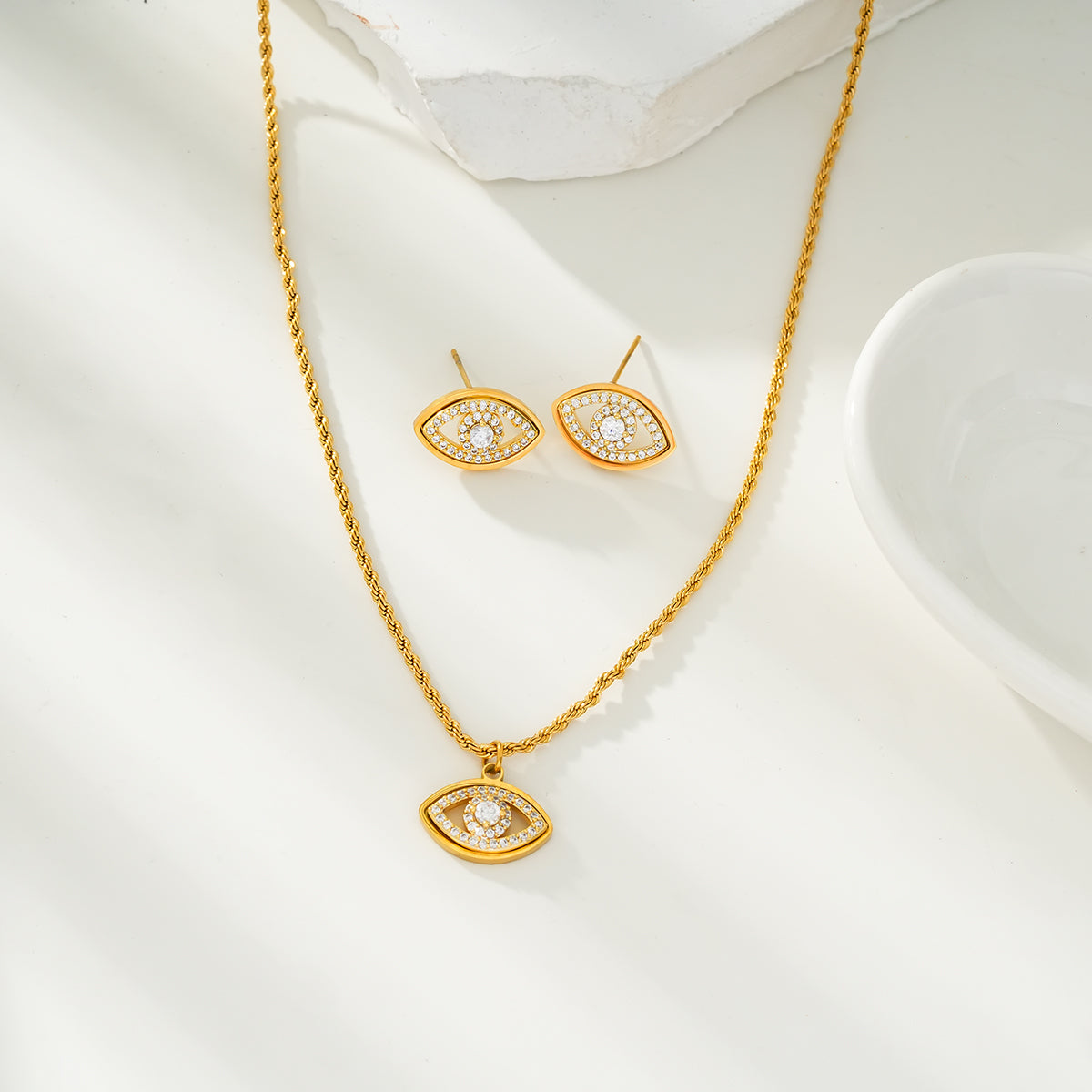 PROTACTOR Gold: Zirconia (CZ) Embellished Evil Eye Chain Necklace - Velora