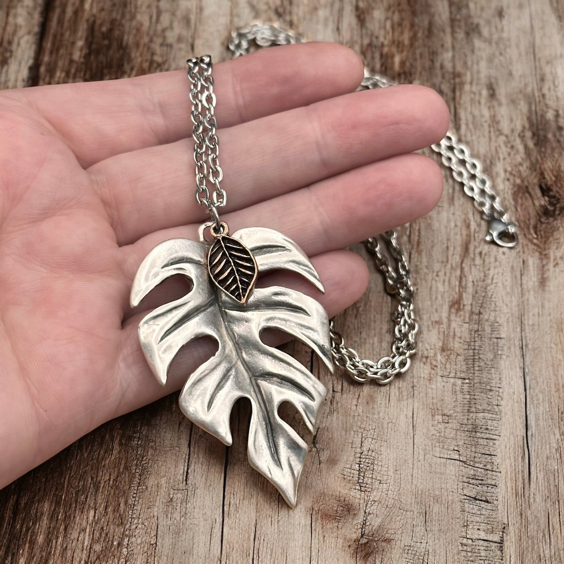 Palm Leaf Necklace - Velora Luxury Fashion