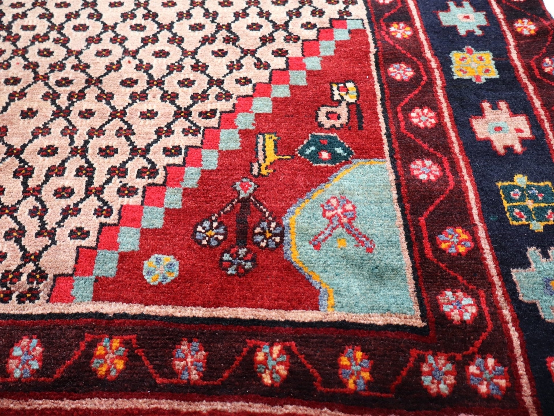 Persian Koliai Rug | 5' 2" x 9' 4" - Velora Luxury Fashion