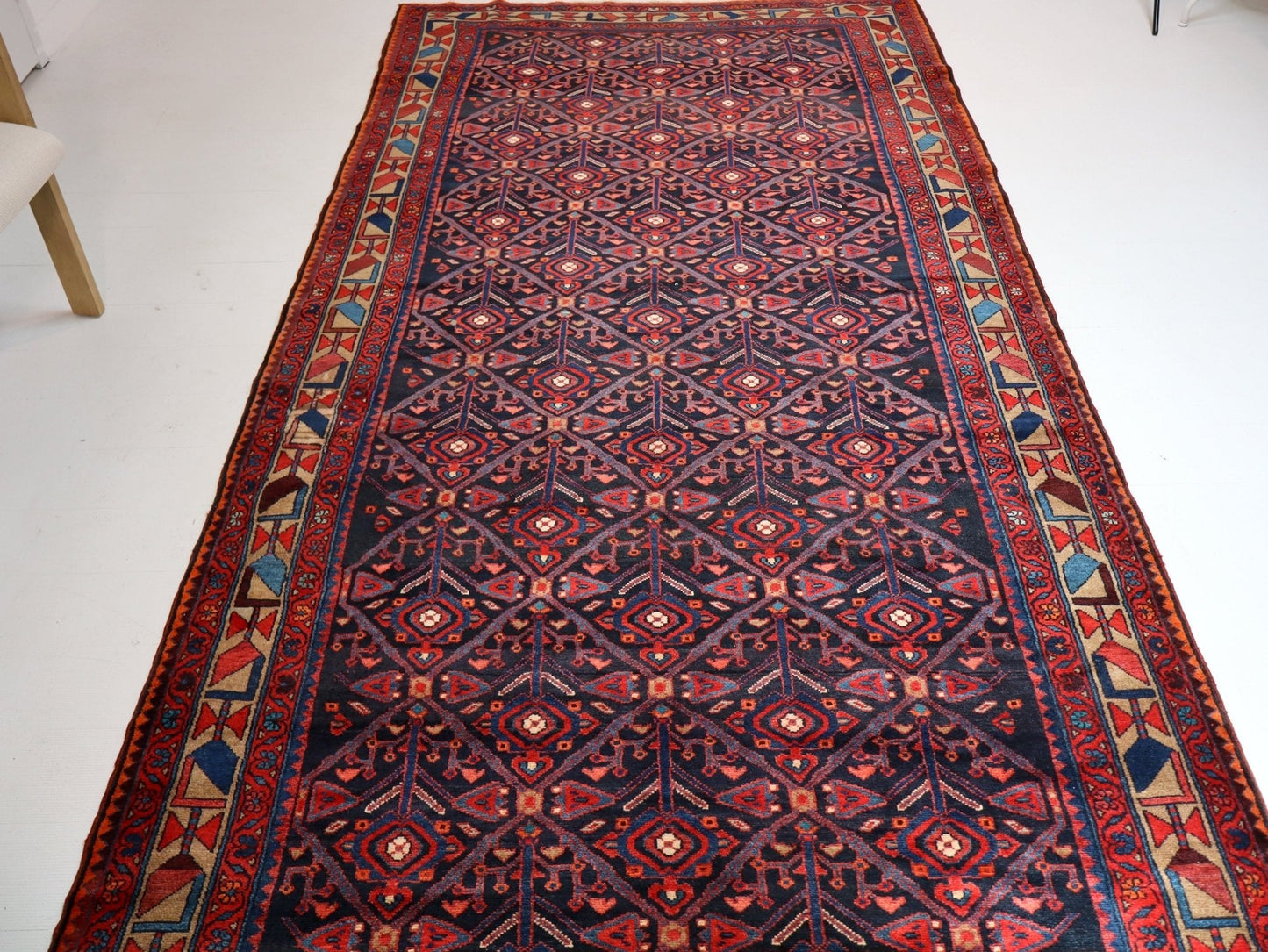 Persian Nahavand Rug | 5' 2" x 10' 8" - Velora Luxury Fashion
