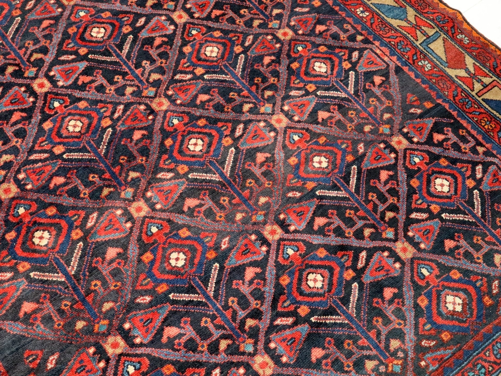 Persian Nahavand Rug | 5' 2" x 10' 8" - Velora Luxury Fashion